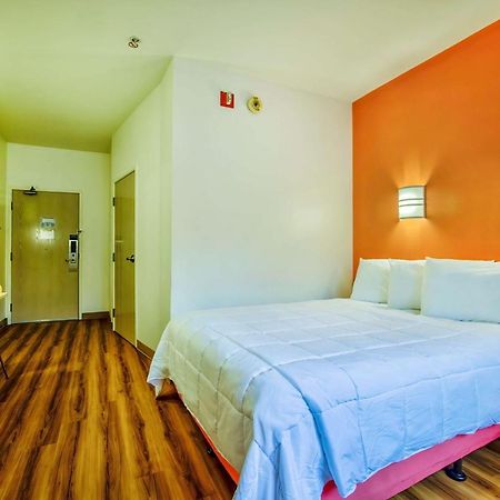 Motel 6-Burlington, On - Toronto West - Oakville Екстер'єр фото