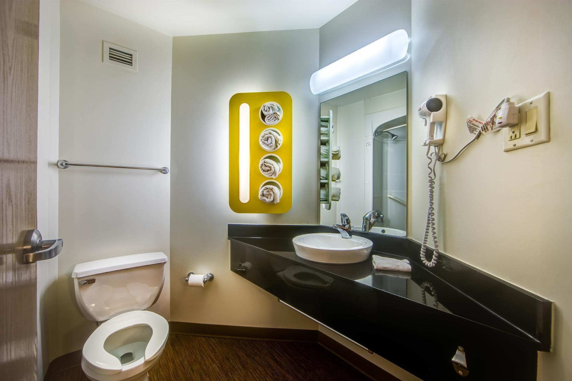 Motel 6-Burlington, On - Toronto West - Oakville Екстер'єр фото