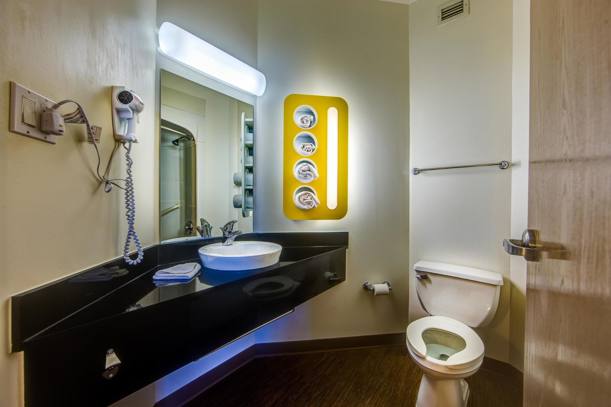 Motel 6-Burlington, On - Toronto West - Oakville Екстер'єр фото