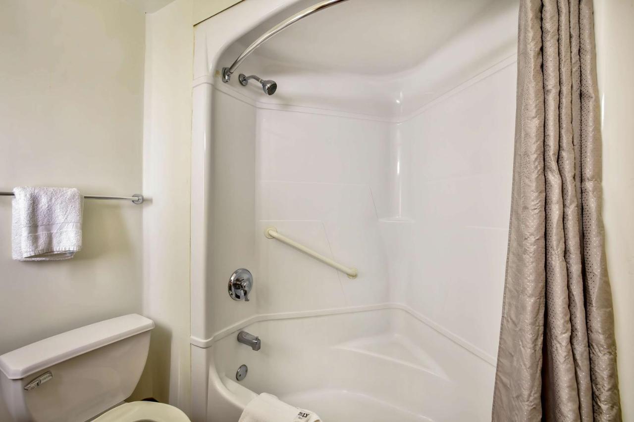 Motel 6-Burlington, On - Toronto West - Oakville Екстер'єр фото