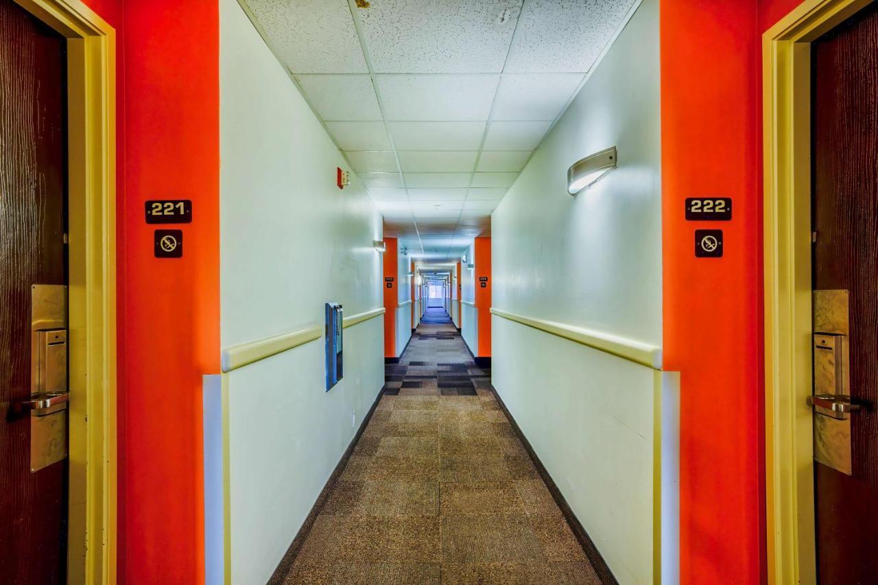 Motel 6-Burlington, On - Toronto West - Oakville Екстер'єр фото